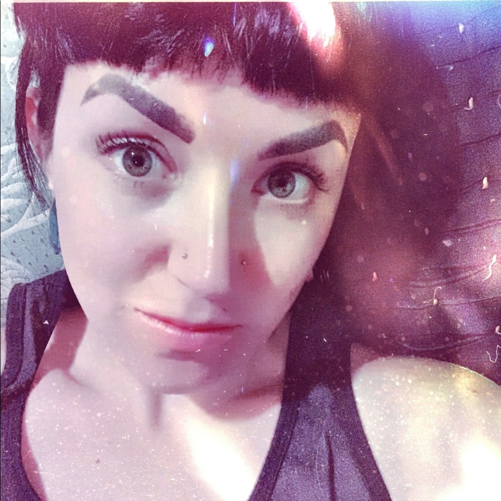 Meet your Posher, Christa, Owner of VdBoutique!💜 - Picture 3 of 8